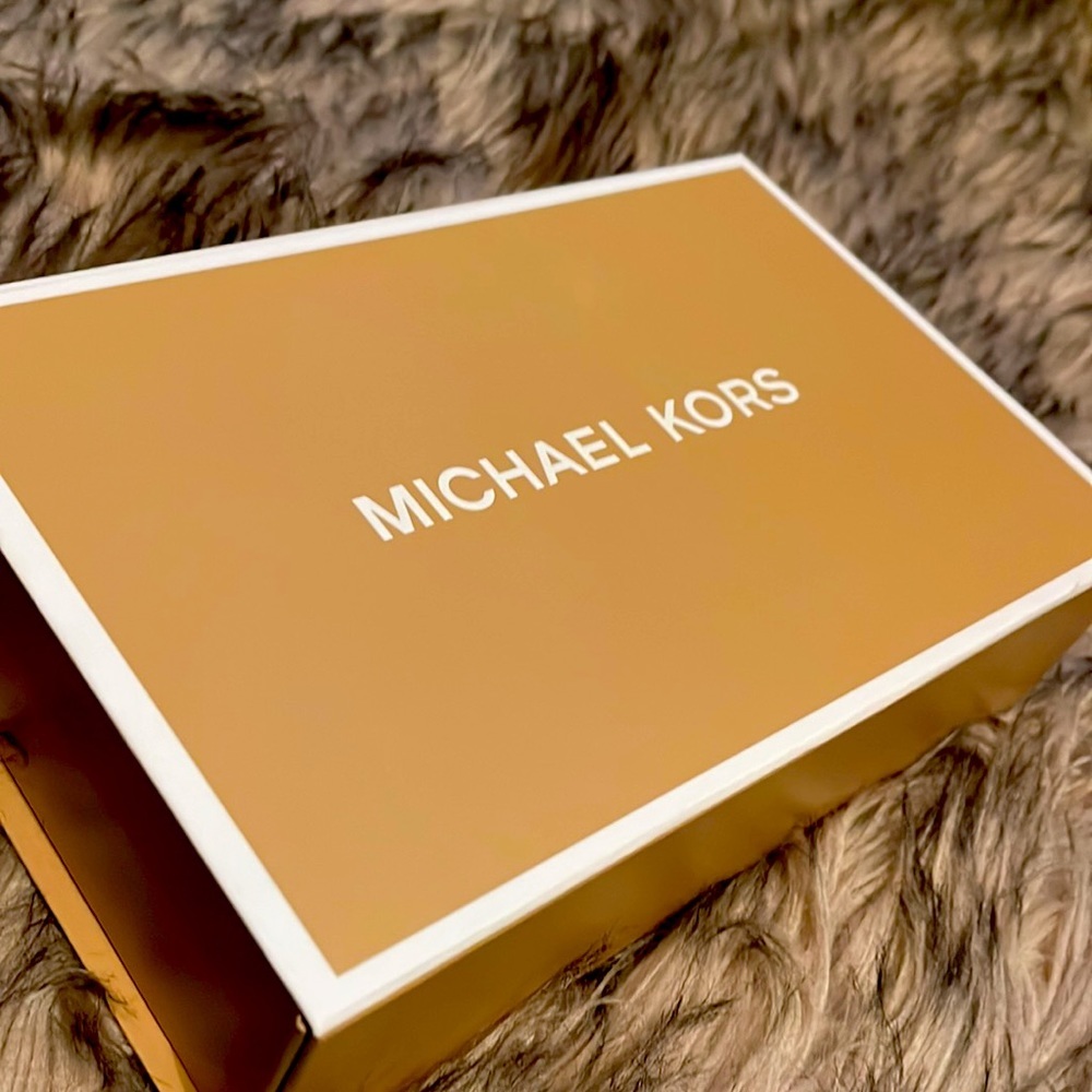 Michael Kors Adele Logo Stripe Smartphone Wallet | Brown | New w/ Tags - Picture 4 of 5